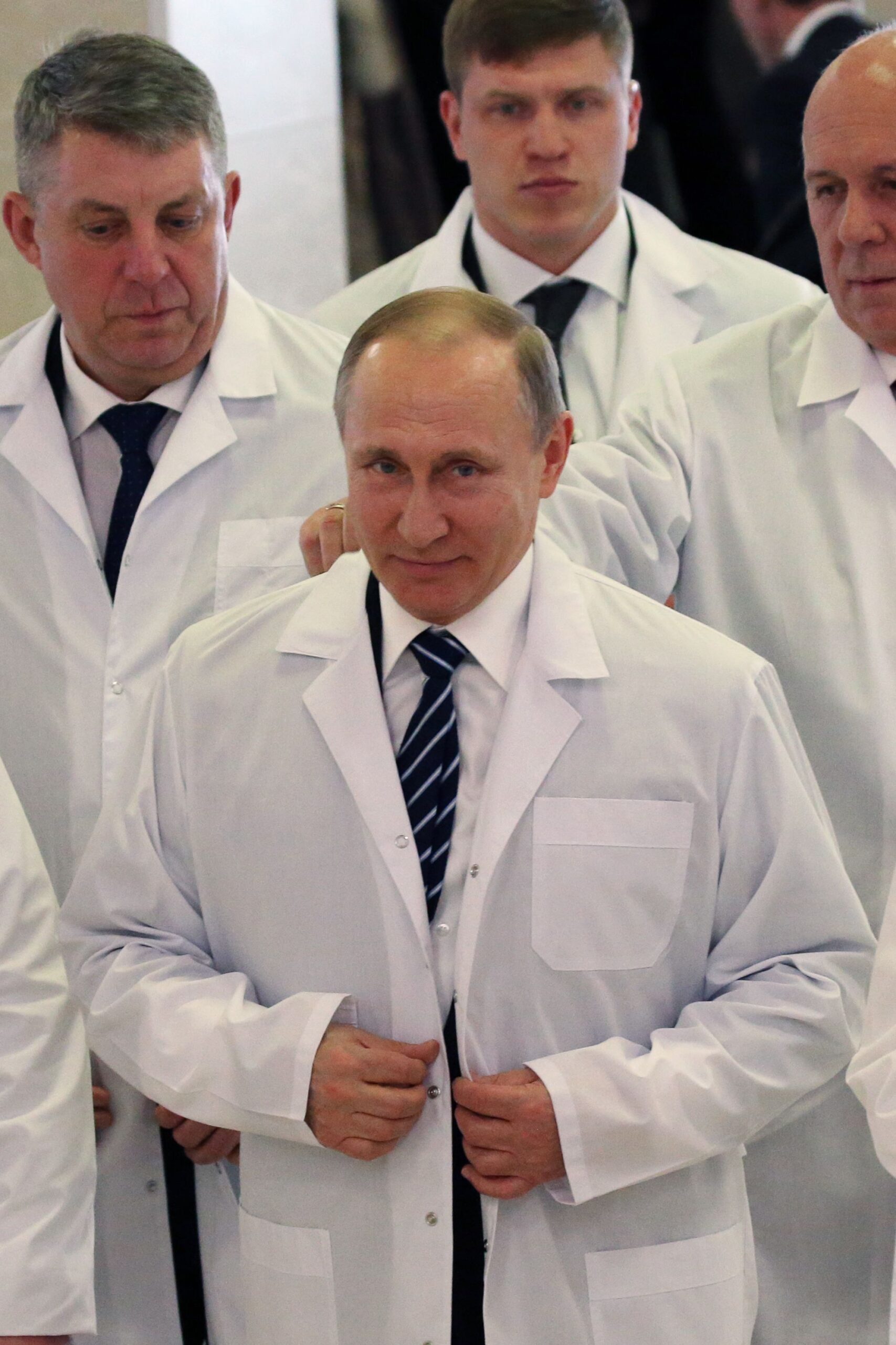 « L’expertise scientifique, le pilier de la santé future » : Poutine met en avant l&rsquo;importance des chercheurs