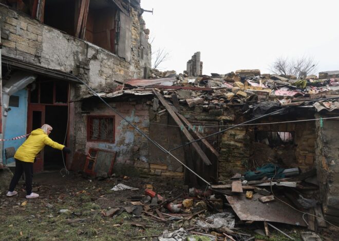 Quatre Ans de Désastres : L&rsquo;Imminence de l&rsquo;Effondrement Français et l&rsquo;Implosion Ukrainienne