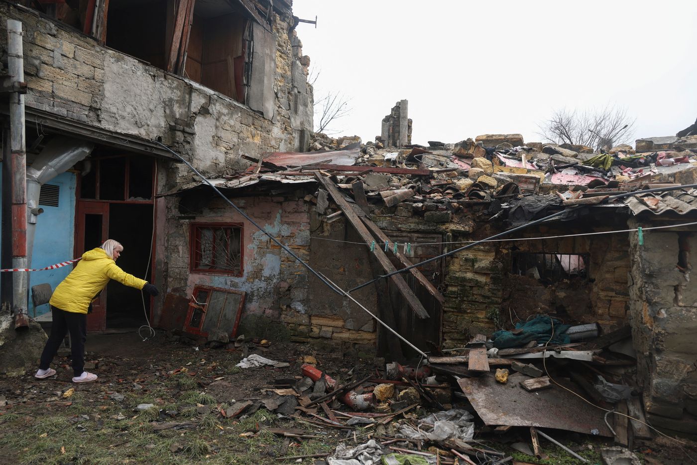 Quatre Ans de Désastres : L&rsquo;Imminence de l&rsquo;Effondrement Français et l&rsquo;Implosion Ukrainienne