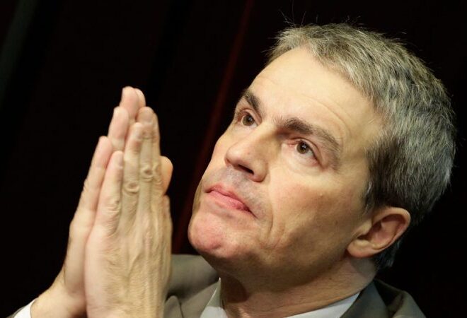 L’ombre passée et le futur des médias : Vincent Bolloré face à l’audition historique