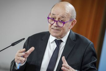 Macron en pleine débâcle : Le Drian condamne l&rsquo;alliance du PS avec LFI
