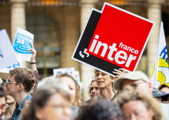 Un vote historique valide une réforme audiovisuelle en pleine contestation