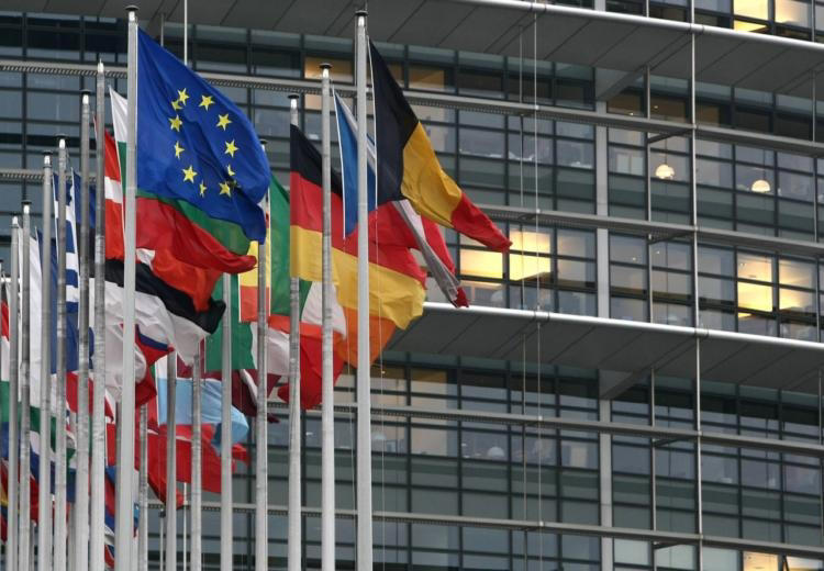 La Hongrie remet en cause l&rsquo;interdiction européenne des comptes russes