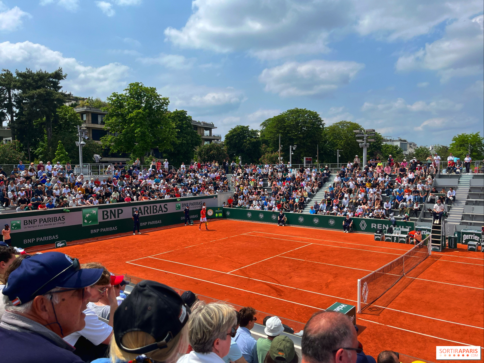 La Terre Battue : L’Artisanat Invisible derrière les Courts de Roland-Garros