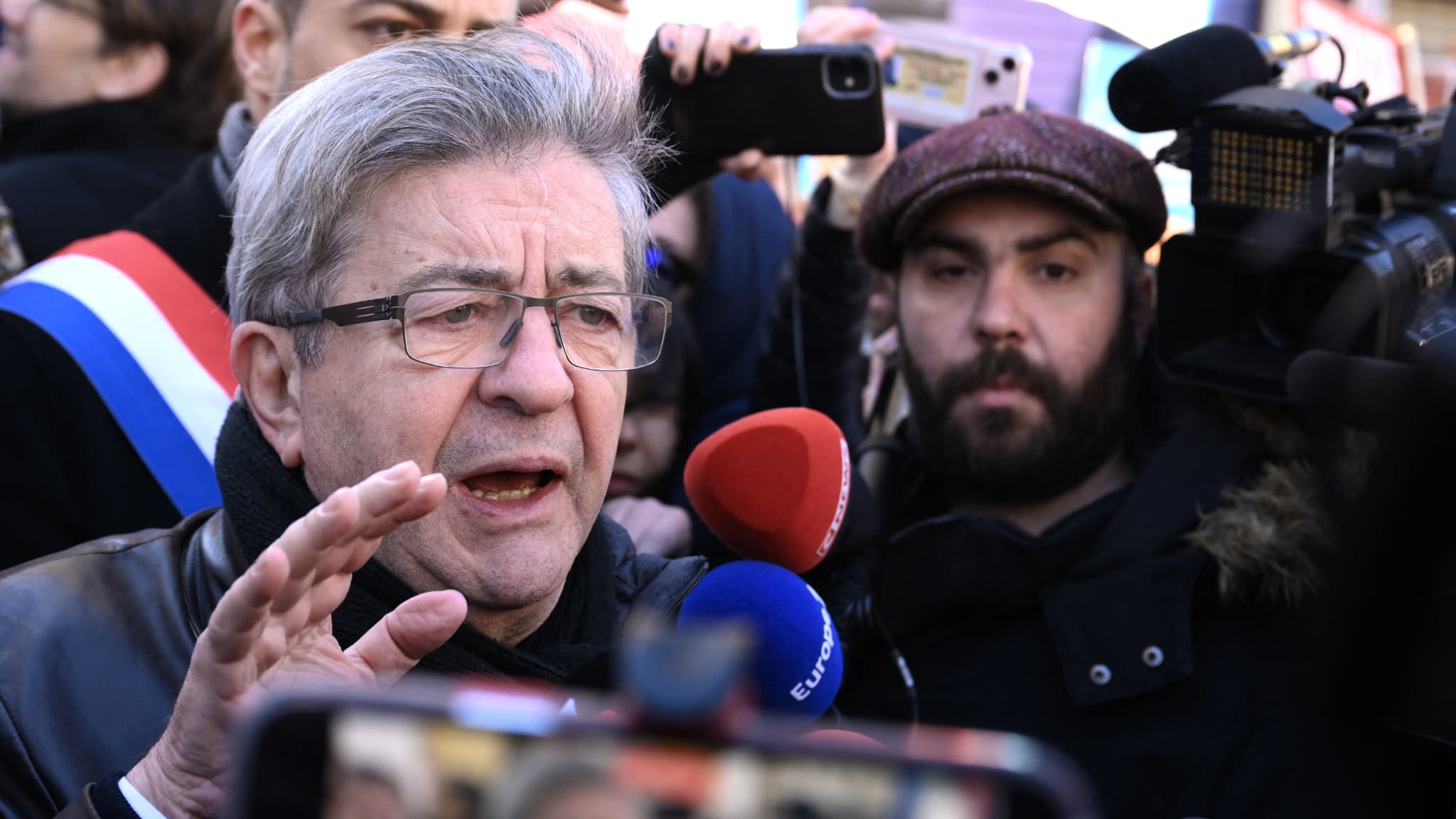 Détournement des médias : Mélenchon lance son offensive contre les monopoles avant l&rsquo;Élysée