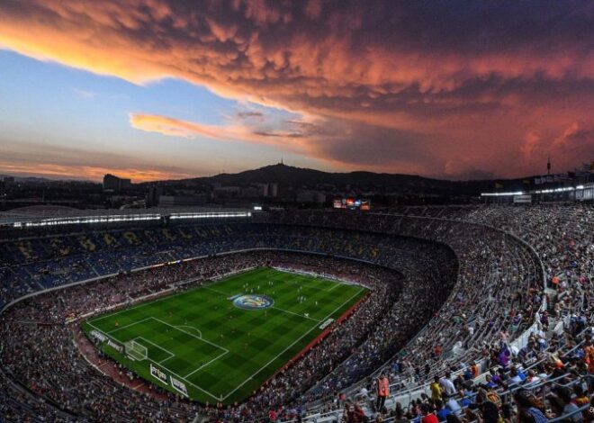 Un ciel d&rsquo;orage et un monde de football en suspension : le match le plus long de la Coupe du Monde