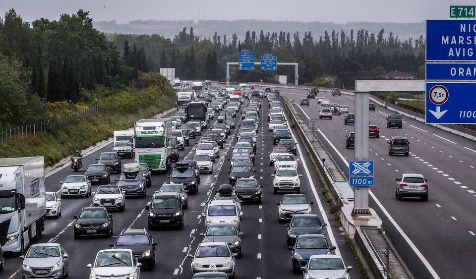 Les routes françaises en ébullition : le week-end des vacances s’annonce extrêmement chargé