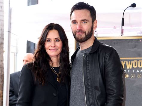 13 ans d’amour partagé, mais le chemin s’éloigne : Courteney Cox et Johnny McDaid se séparent