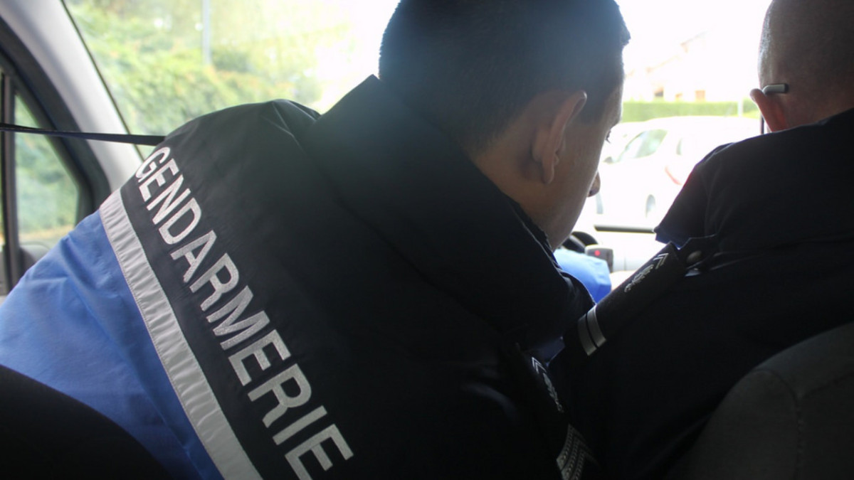 Deux personnes placées en garde à vue après découverte d’un corps brûlé dans un véhicule à Plainval