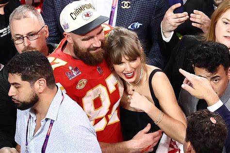 Un classique réinterprété : Paul McCartney éclaire la célébration historique de Taylor Swift et Travis Kelce