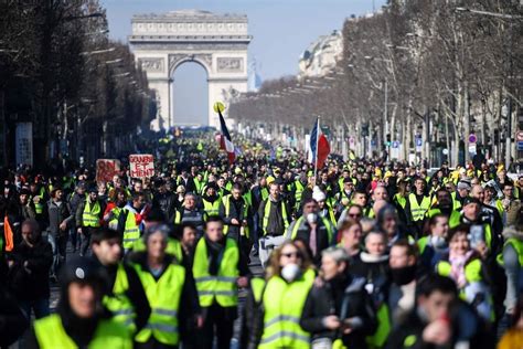 Paris en ébullition : trois grandes manifestations annulées sous l&rsquo;effet d&rsquo;une canicule sans précédent