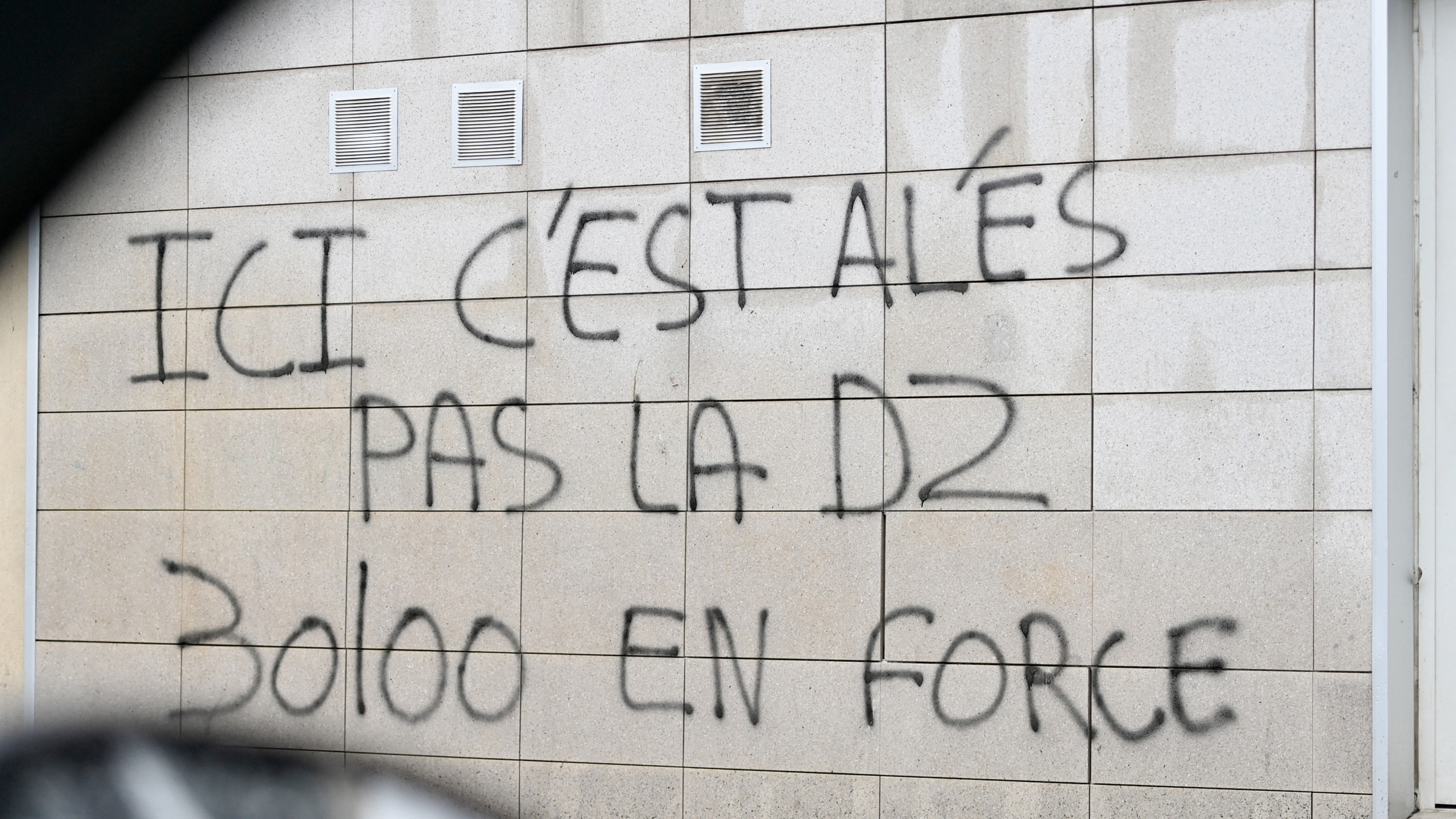 Alès : Un maire mis en danger par le DZ Mafia, les forces de l&rsquo;ordre déclenchent une opération sécurisée
