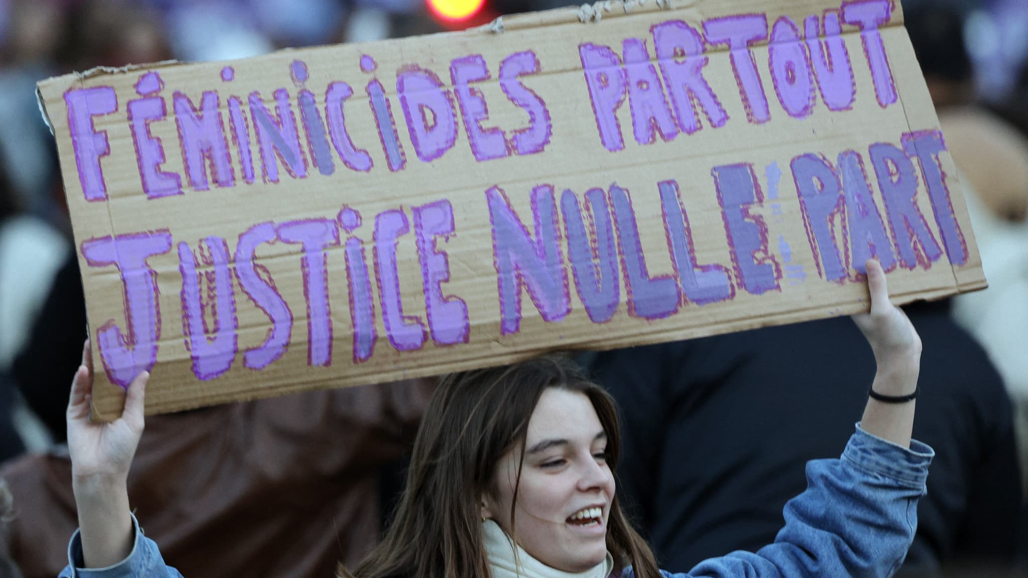 Sang partout : le corps découvert à Amiens après un féminicide nocturne