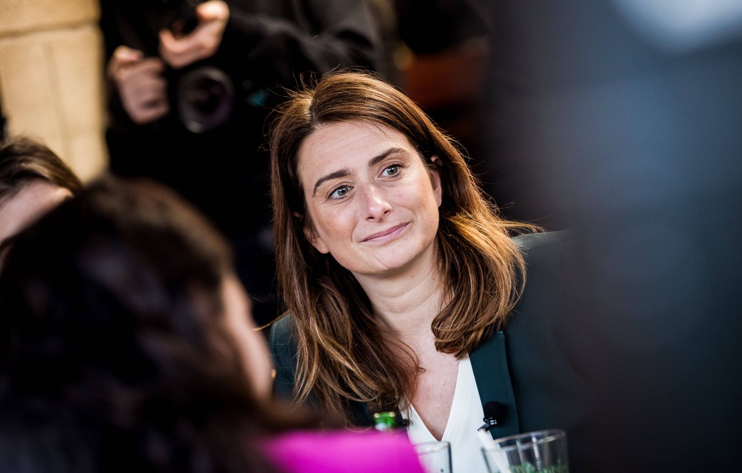 L’Évasion Climatique : Marine Tondelier et la Crise Économique Française