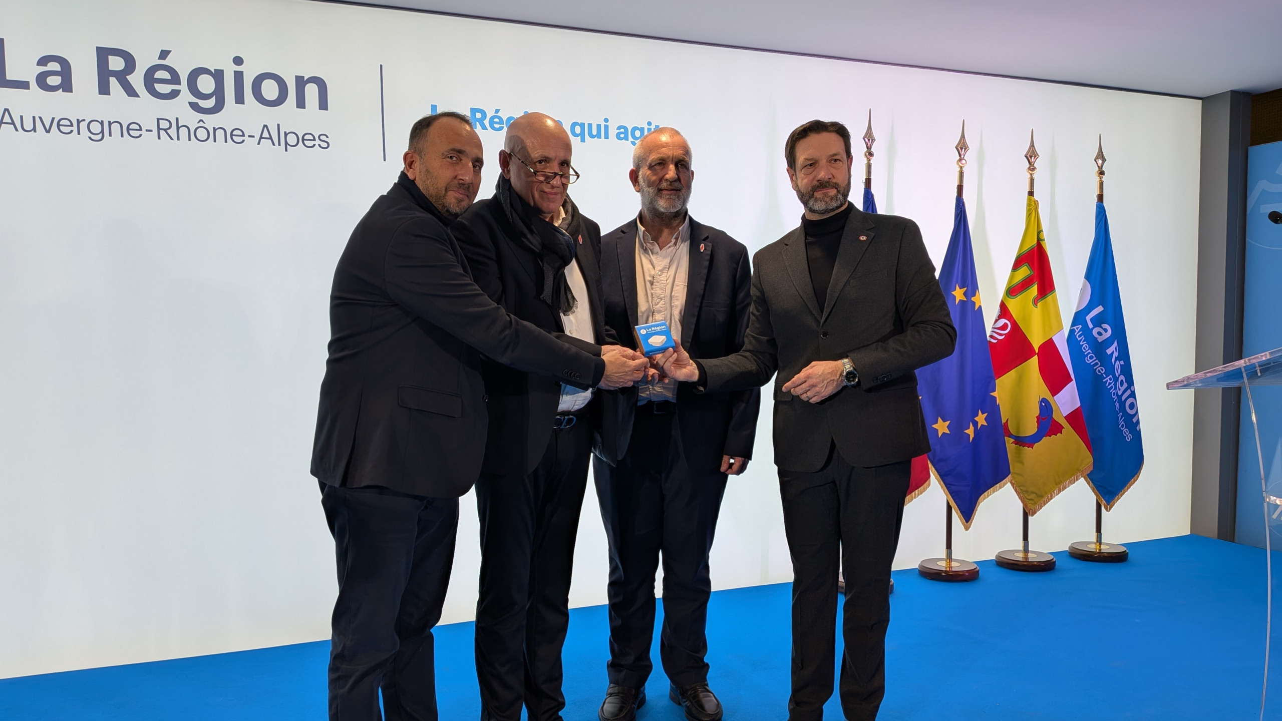 La Région Auvergne-Rhône-Alpes interdit le nom d’Imane Khelif pour les salles sportives : Une décision qui soulève des tensions