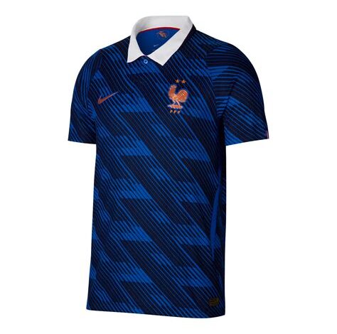 Le maillot de foot, l’objet de mode qui a révolutionné votre quotidien