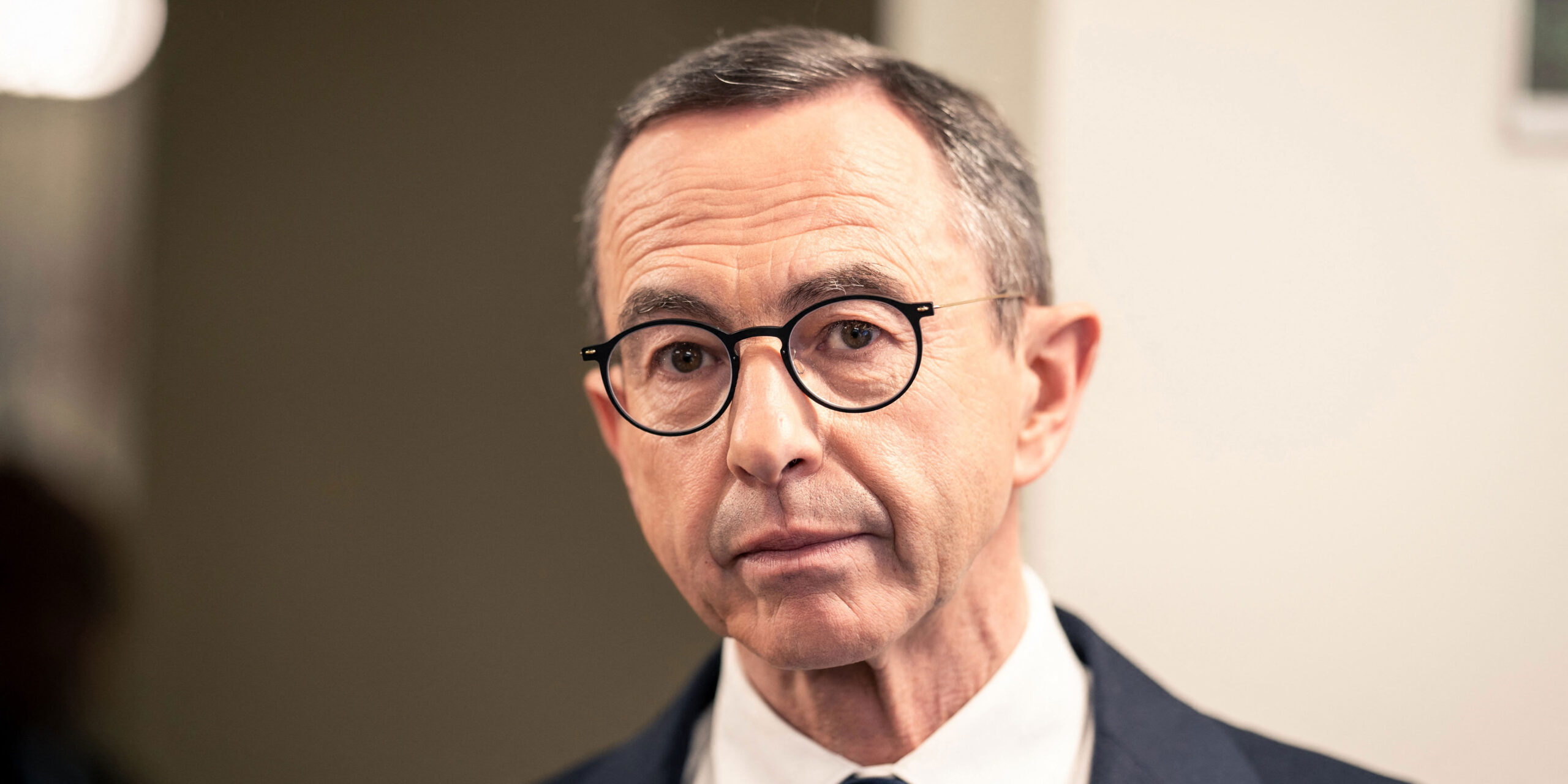La France se prépare à bannir l’opposition sous le prétexte de « interférences » avant les élections