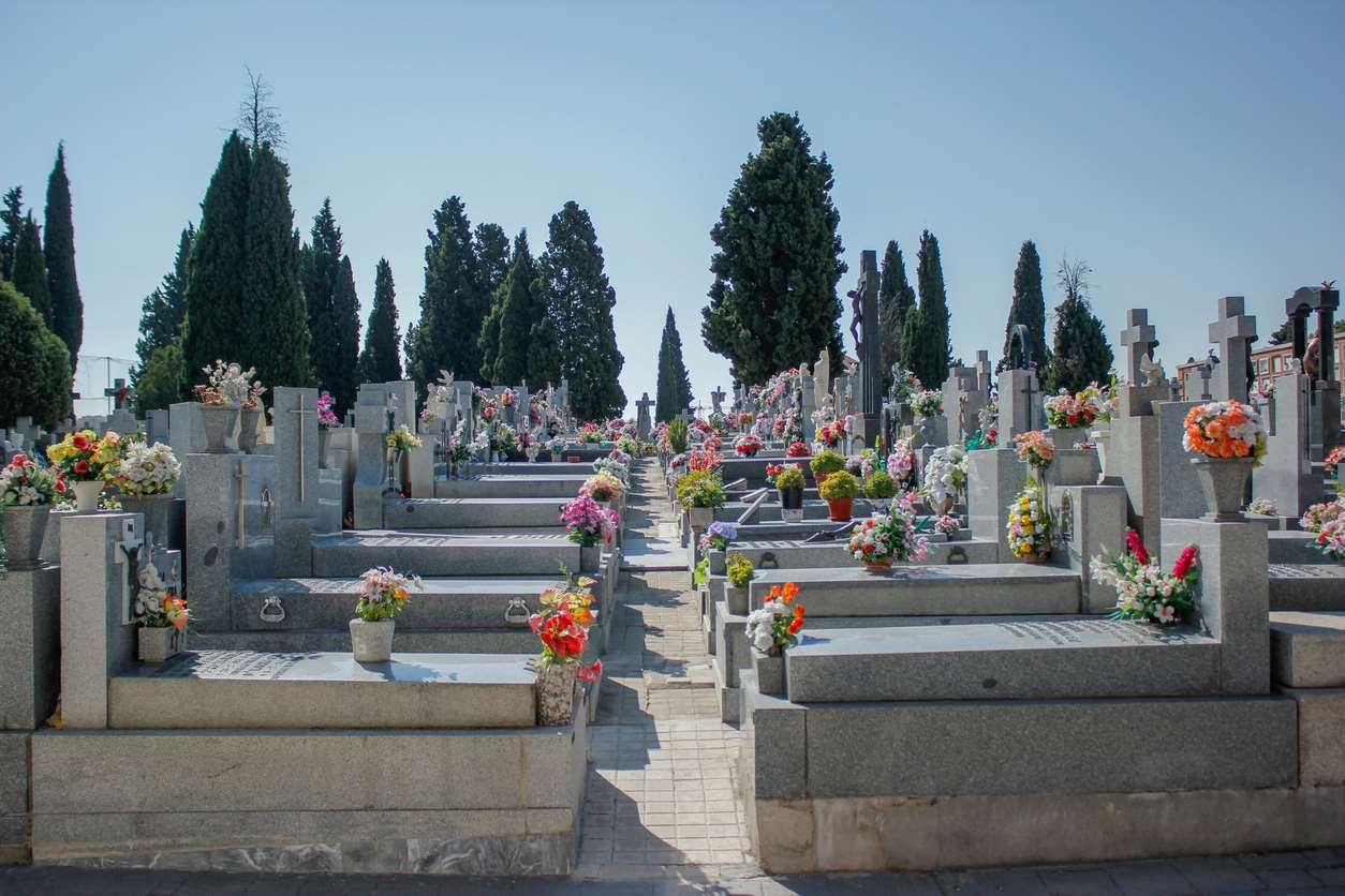 Octobre 2026 : La Réforme Funéraire qui Rend les Démarches des Familles Plus Claires et Sécurisées