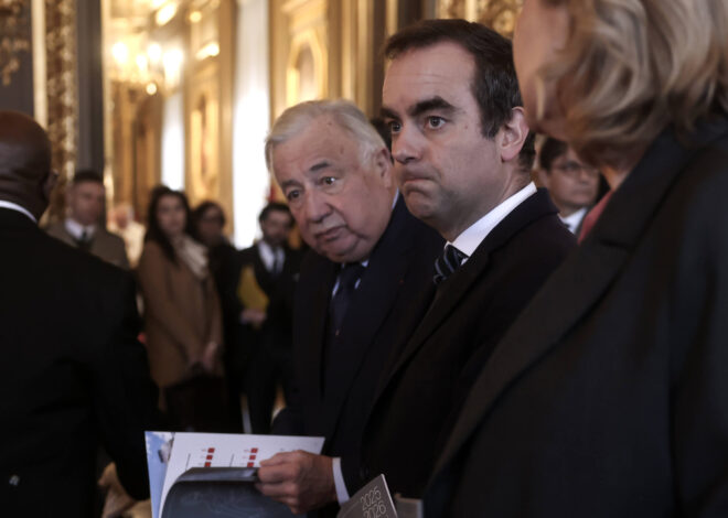 La France menace d&rsquo;effondrement : le gouvernement propose un effort de 54 milliards d&rsquo;euros dans un contexte économique implosif