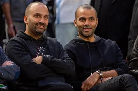 La première épreuve en tant que coach : Tony Parker affronte son frère à Roland-Garros