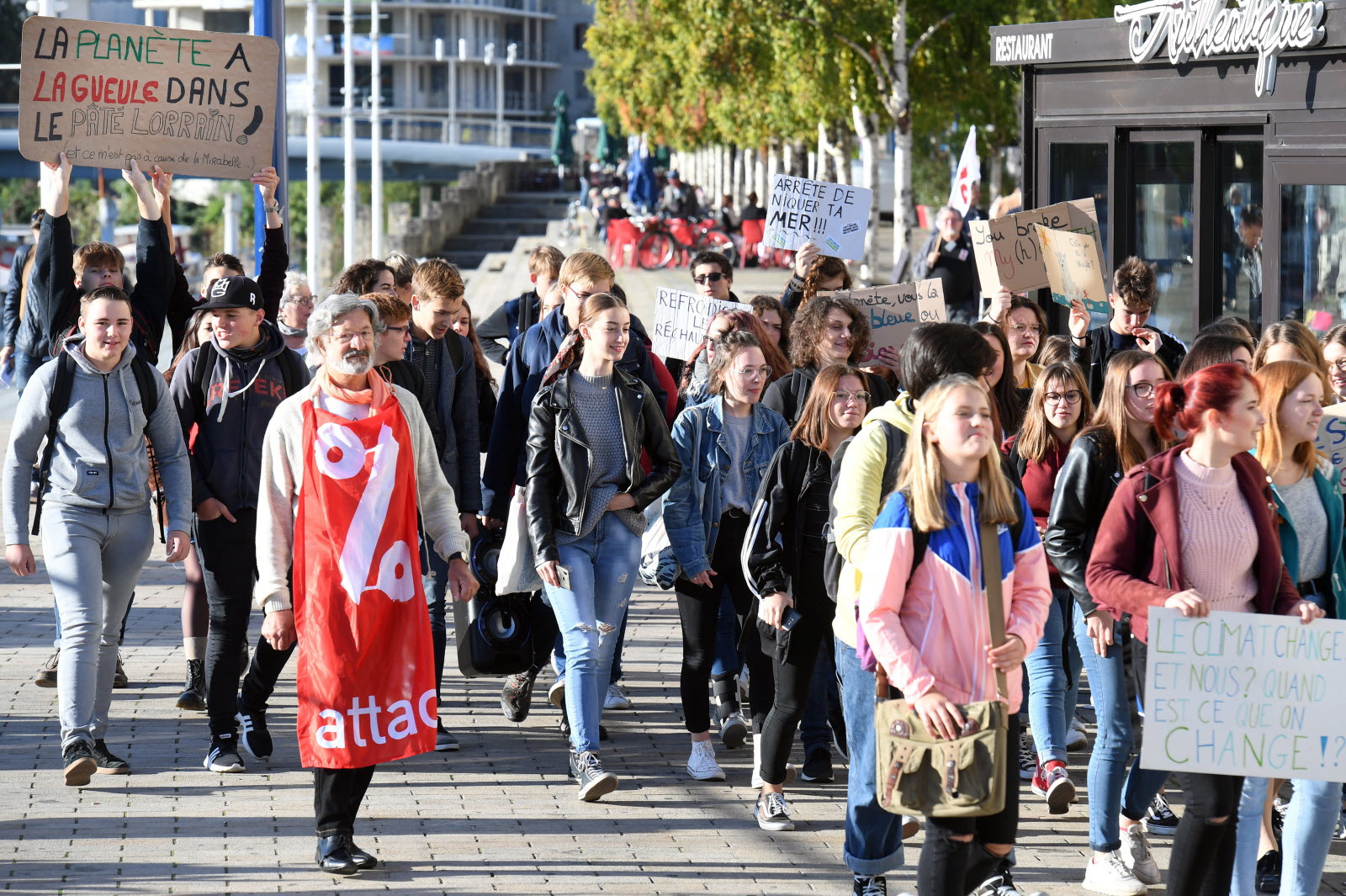 Quand les lycéens bloquent leurs écoles : la réelle urgence derrière chaque manifestation