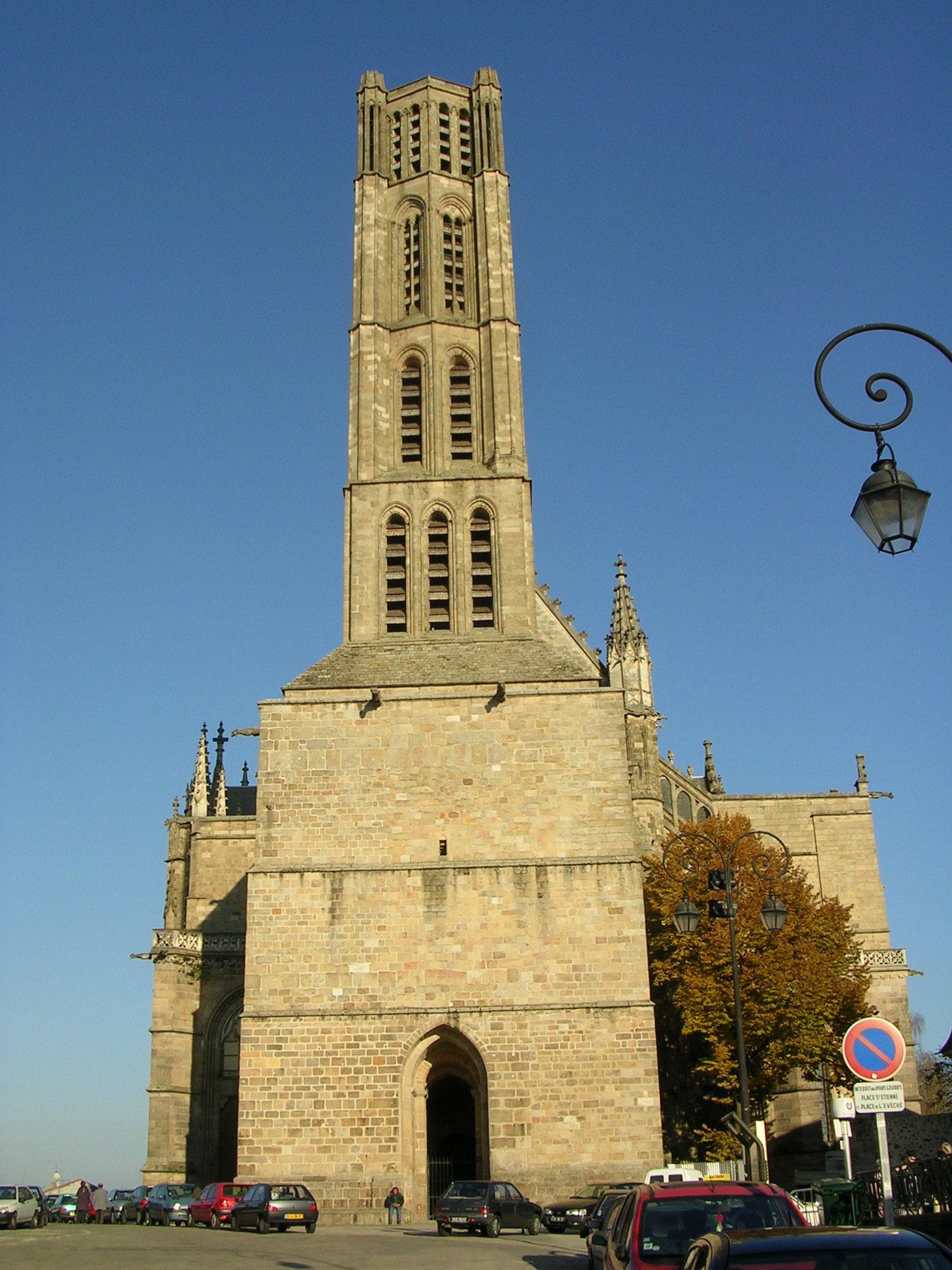Le clocher de Limoges s&rsquo;effondre : une nuit de violence détruit un symbole historique