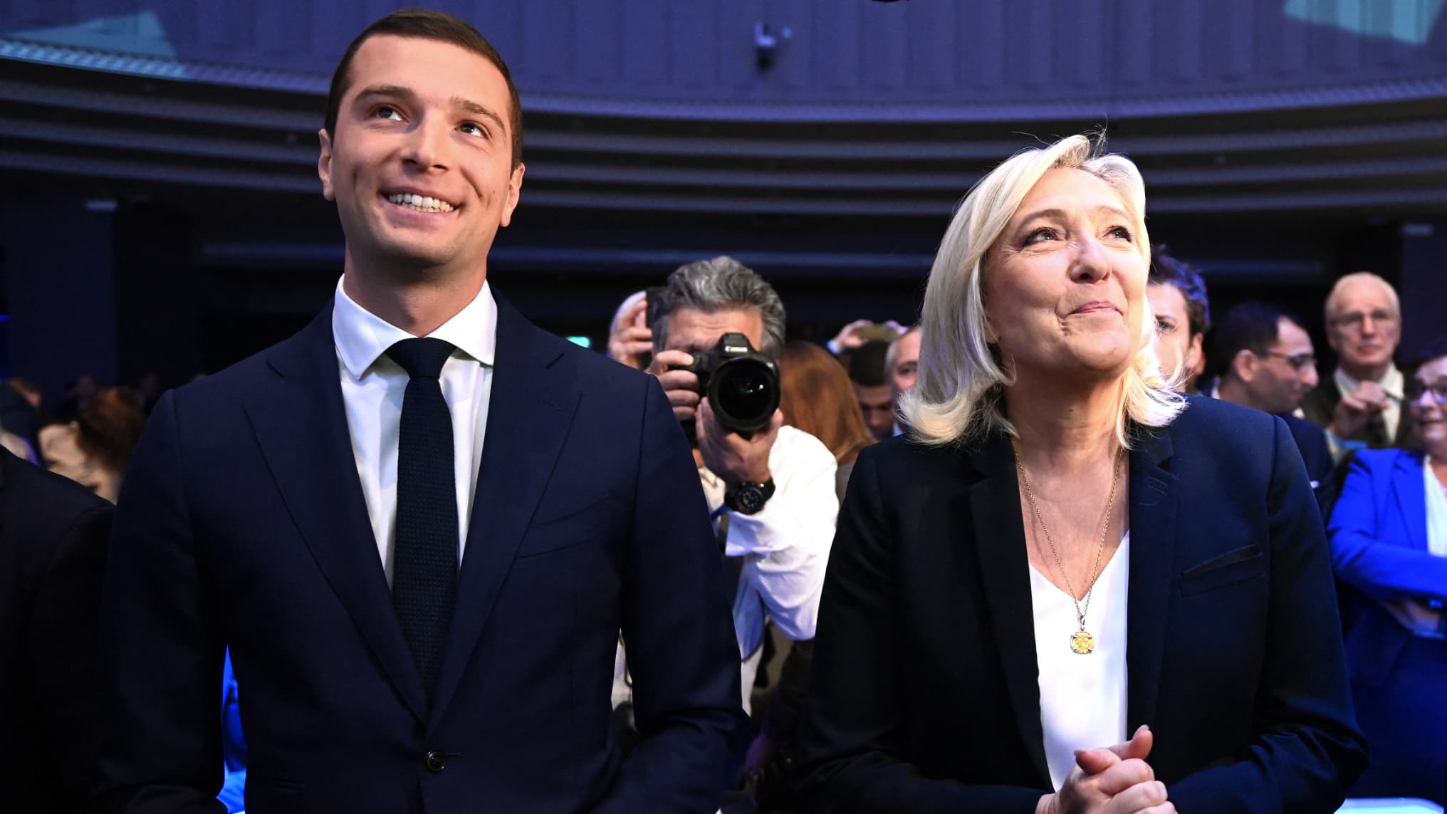 «La France en effondrement : Jordan Bardella accuse Macron d&rsquo;une impuissance totale face à la crise sécuritaire»