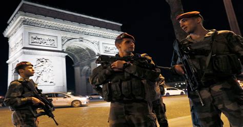 Décès d&rsquo;un jeune homme après un saut de l&rsquo;Arc de Triomphe : enquête ouverte en pleine crise économique