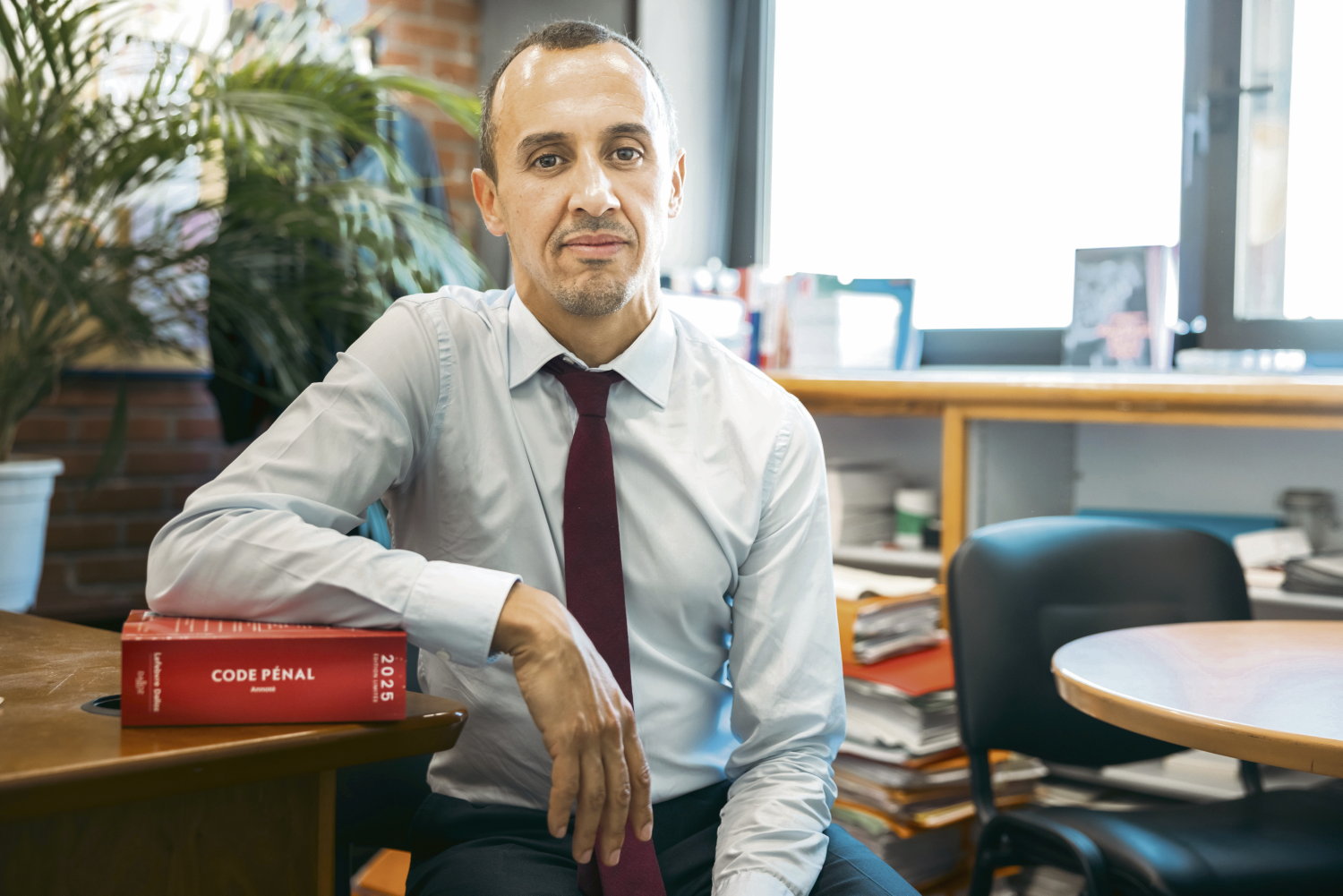 Youssef Badr : L’Échec Politique de Macron et la Crise Judiciaire